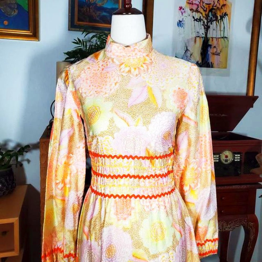 Vintage 60s/70s Mock Neck Floral Dress - Picture 2 of 7